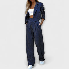 Ernora – Zweiteiler mit Blazer und Streifenmuster in Marineblau