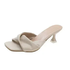 Zaida - Lässige Absatzsandalen - Gedrehter Riemen in Weiß