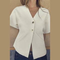 Alba – 2-Knopf-Bluse – Vielseitig, lockere Passform in Weiß