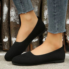 Minerva® | Flache und atmungsaktive orthopädische Schuhe für Damen in Schwarz