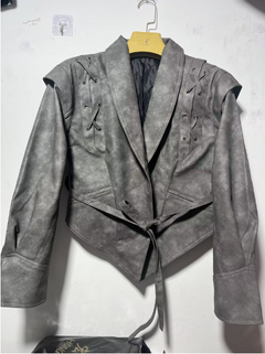 Madonna - Lederjacke mit Gürtel - Crop-Stil in Grau
