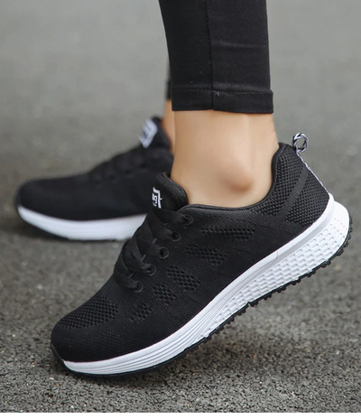 Anette | Unkomplizierte und schicke Sommer-Sneakers