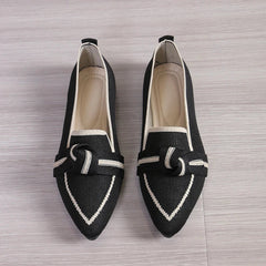 Jordana - Spitz Zulaufende Loafers - Knoten-Detail in Schwarz