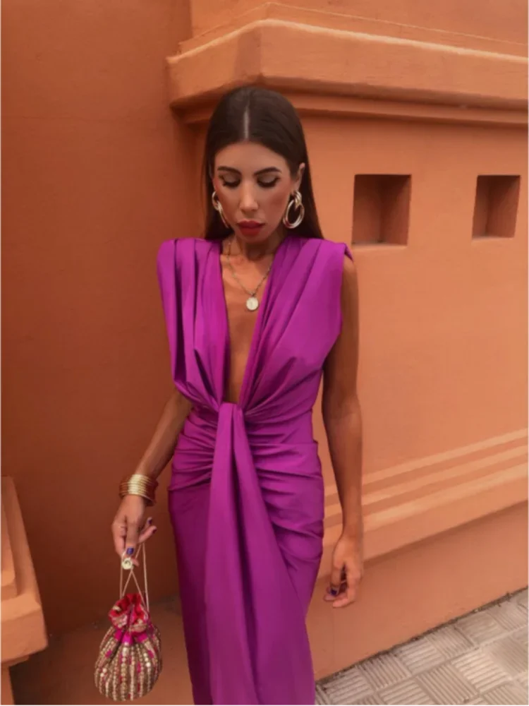 Antonia®️ | Festkleid mit tiefem Ausschnitt