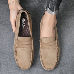 Leichte Loafers aus Wildleder für Männer in Khaki