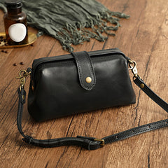 Fabienne - Retro-Ledertasche, handgemacht in Schwarz