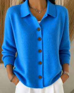 Charlotte | Strickjacke Mit Knopfkragen in Blau