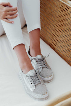 Fiora - Diamantbesetzte Sneakers in Silber