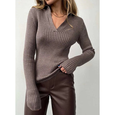 Schlankes Top mit Polokragen aus Strick