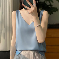 Sophia | Elegante Satinbluse in Hellblau