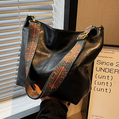 Stilvolle Damen-Ledertasche, elegantes Design, geräumiges Inneres in Schwarz