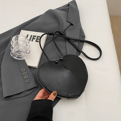 Stilvolle Damen-Schultertasche aus funktionalem, hochwertigem Material in Schwarz