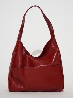 Stilvolle Damen-Schultertasche aus praktischem veganem Leder in Kirschrot
