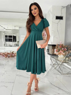 Gabriele | Damen Elegantes Midikleid mit V-Ausschnitt in Grün