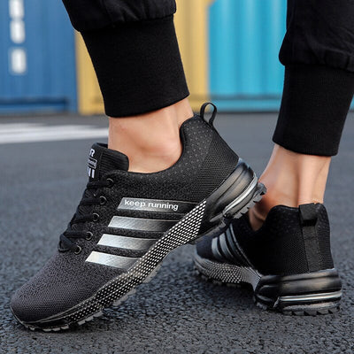 Gestreifte Mesh-Laufschuhe für Herren