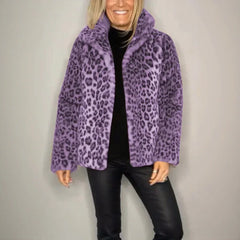 Panther Luxe™ Mantel aus Plüschfell mit Wildtierprint / Die kühne Seite Femininer Eleganz! in Lila