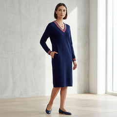 Freya™ Midikleid mit kontrastierendem V-Ausschnitt und sportlich-schicken Taschen in Blau