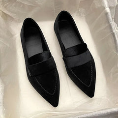 Tjorna - Spitze Slip-On Schuhe für Damen in Schwarz