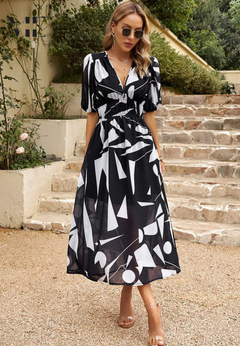 Sophie | Luxuriöses zeitloses Midikleid (fast ausverkauft) in Schwarz