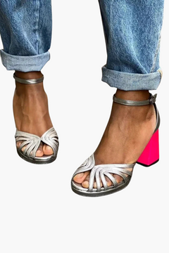 Seraphina™ | Glänzende und bunte Sandalen in Silbern