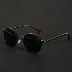 Mette | Zeitlose Runde Sonnenbrille in Orange / Schwarz