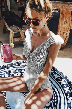 Doris® | Retro Badeanzug. Stilvoller Look für den Sommer in Schwarz