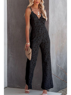 Felicia | Jumpsuit mit V-Ausschnitt und Spitzenrücken in Schwarz