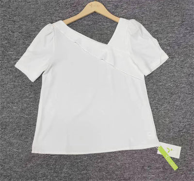 Valeska - Bluse mit kurzen Puffärmeln und asymmetrischem V-Ausschnitt