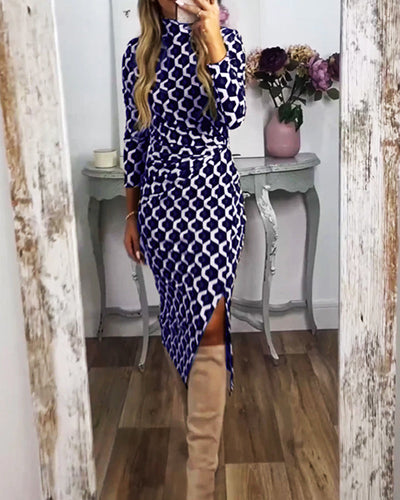 Valestra - Schlitzkleid mit Fischschuppen Print
