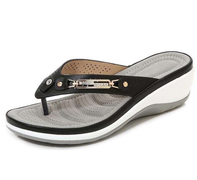 Darlene - Flip‑Flops mit niedrigem Absatz