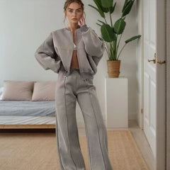 Élan™ Soft Sweatshirt Set mit minimalistischem Design / Moderne Eleganz und erstklassiger Komfort für alle Gelegenheiten! in Khaki