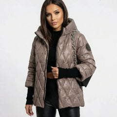 Vogue™ Steppjacke aus Baumwolle mit Strukturierter Kapuze und Layered-Ärmeldesign in Kamel