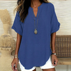 Maya™ Bluse mit Zart Gerundetem Saum und V-Ausschnitt mit Cut-out in Blau
