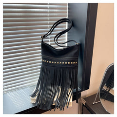 Vintage-Schultertasche mit Fransen für Damen im Retro-Boho-Stil in Schwarz