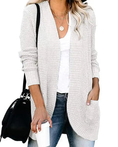 Geschwungene Strickjacke in Weiß