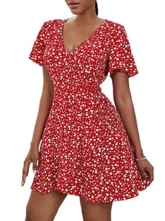 Wickelkleid mit Blumendruck und Rüschensaum in Rot