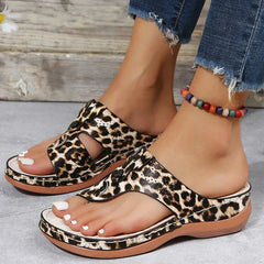Rosario® | Hochwertige Sandalen mit Keilabsatz in Leopard