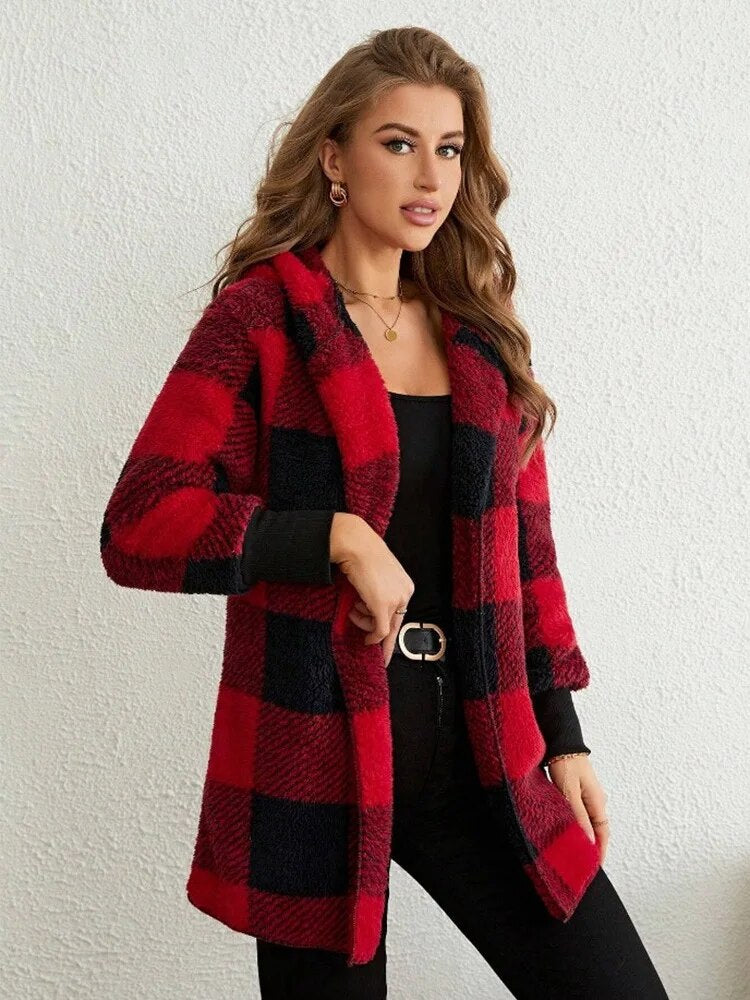 Dicker karierter lockerer Cardi