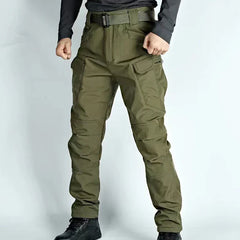 Robuste und wasserabweisende Herren-Outdoorhose in Grün