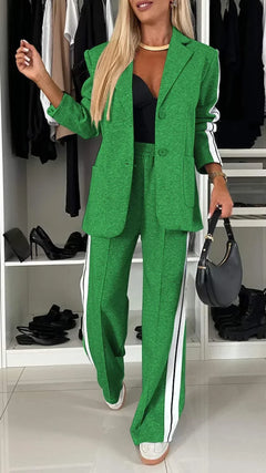 PATRICIA - SET AUS JACKE UND WEITER HOSE in Grün