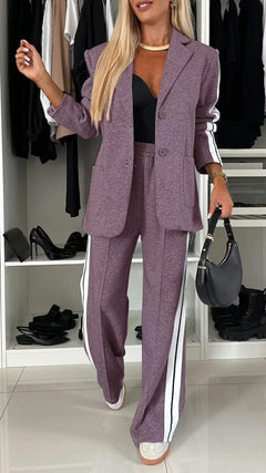 PATRICIA - SET AUS JACKE UND WEITER HOSE in Lila