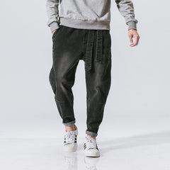 Yori | Bequeme Denim-Hose in Schwarz