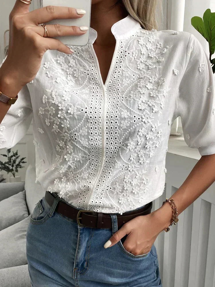 Thalia®️™ - Luxuriöse bestickte Bluse
