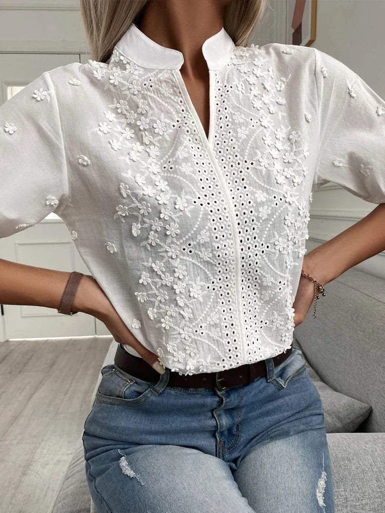 Thalia®️™ - Luxuriöse bestickte Bluse