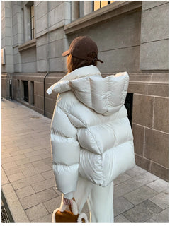 Pufferjacke mit Kapuze für Frauen in WeiB