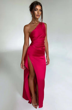Jaida - Damen Abendkleid mit asymmetrischem Schnitt und Schlitz in Rot