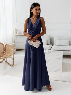 Aurelie | Fließendes Wickel Maxikleid in Marineblau