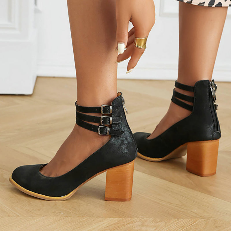 Caa  | Glatte Sandalen mit Knöchelriemen und Keilabsatz