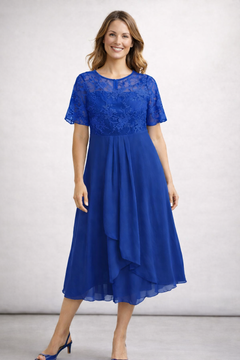 Beatrice | Zartes Spitzen Chiffon Midikleid in Dunkelblau