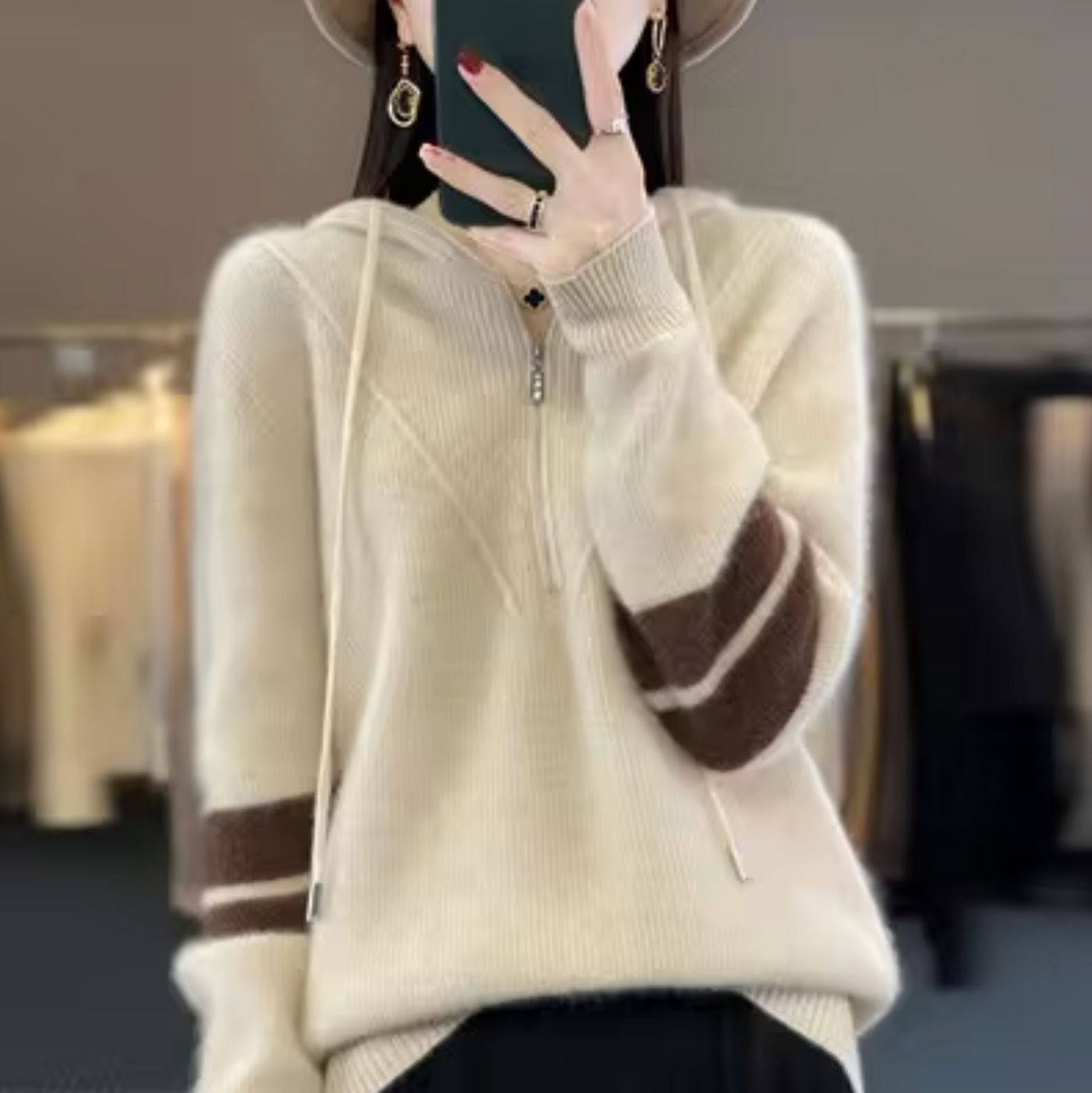 Warmer Pullover mit Kapuze - Olea